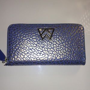 Kelly wynne when in doubt wristlet in blue